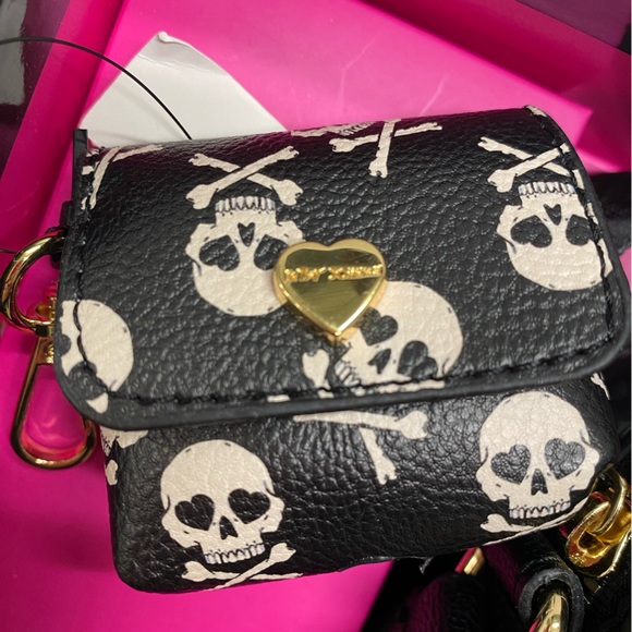 Betsey Johnson Black Crossbody bag with Skulls and earbud case - Picture 3 of 7